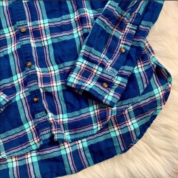 4/$25 Hollister | Plaid Button Down Shirt - Picture 4 of 6